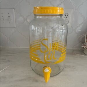 Vintage 70's Sun Tea Glass Jar Yellow Lid & Spout One Gallon Jug Sweet Iced Tea